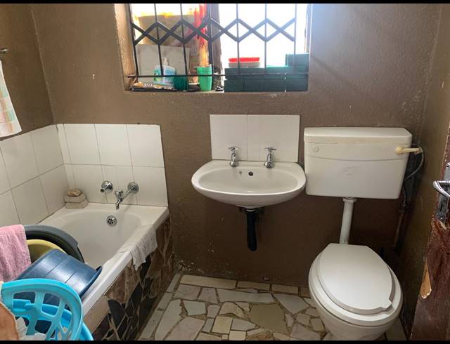 2 BEDROOM FREESTANDING FOR SALE IN TSAKANE EXT 11